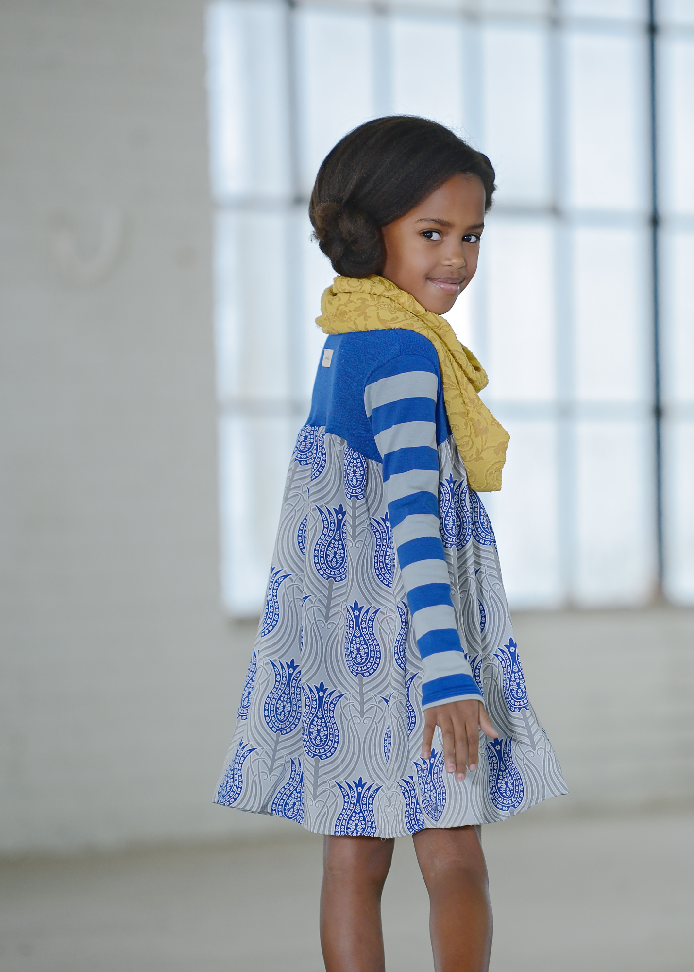 Modern Tulip - Rayon -
