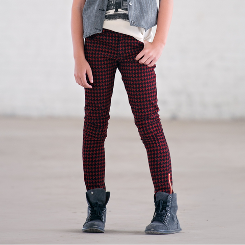 Burgundy and Black Large Houndstooth