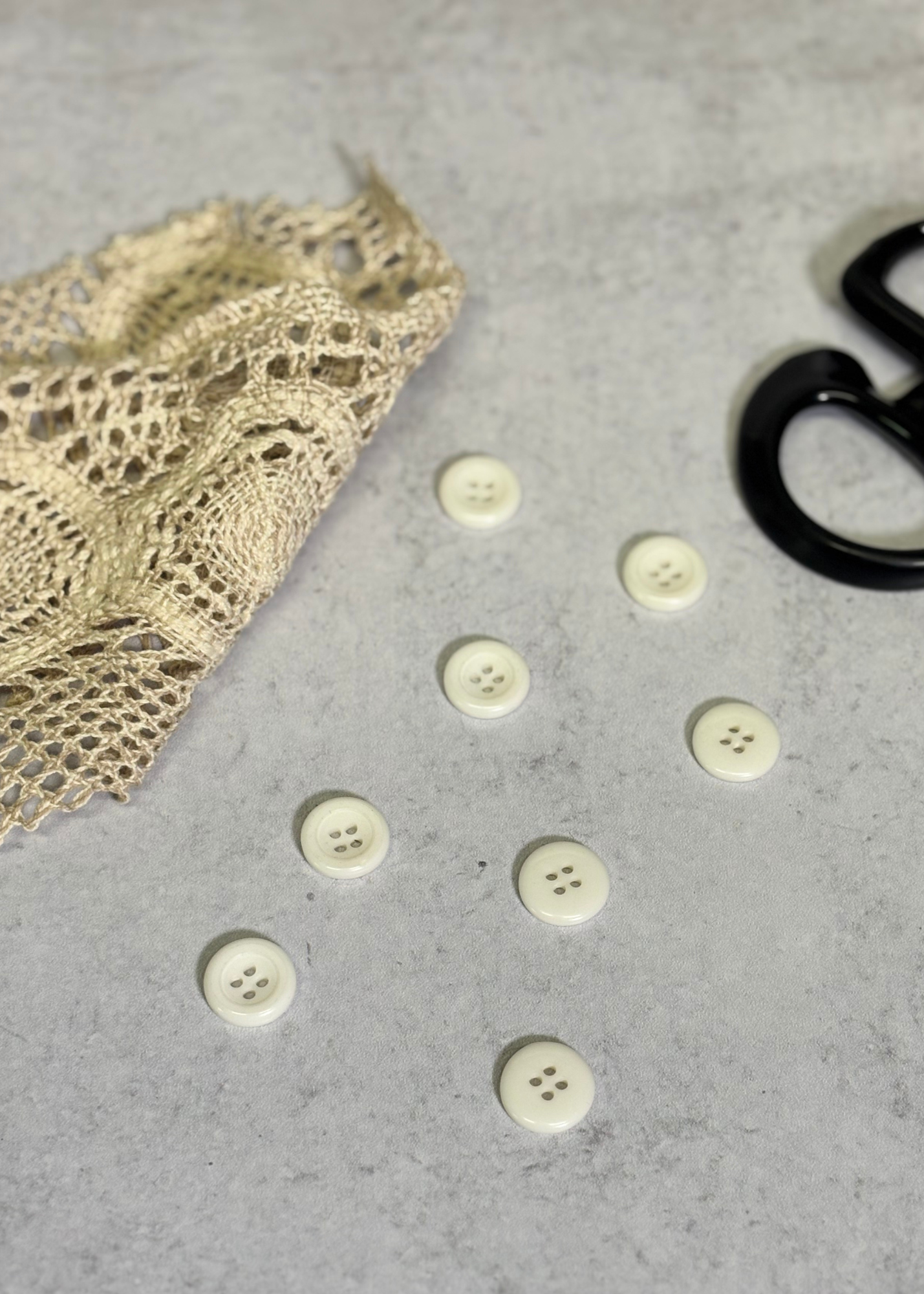 Small Ivory Button W/Rim