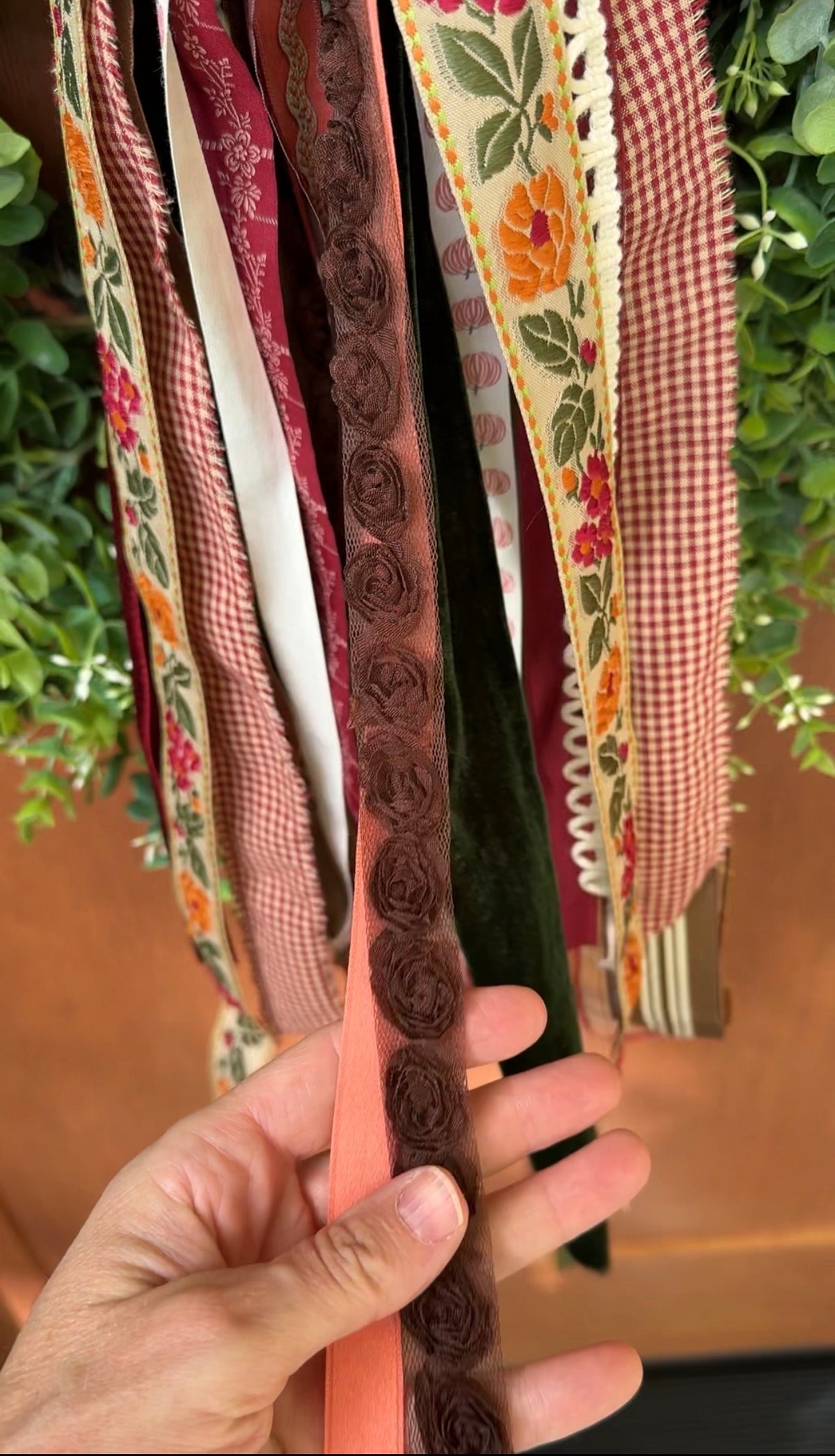 Brown Rose Trim